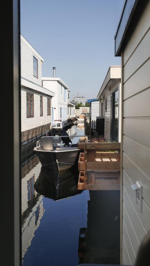אמסטרדם Houseboat Apartment With Water Terrace, Free Parking, Free Bikes & Fast Wifi מראה חיצוני תמונה