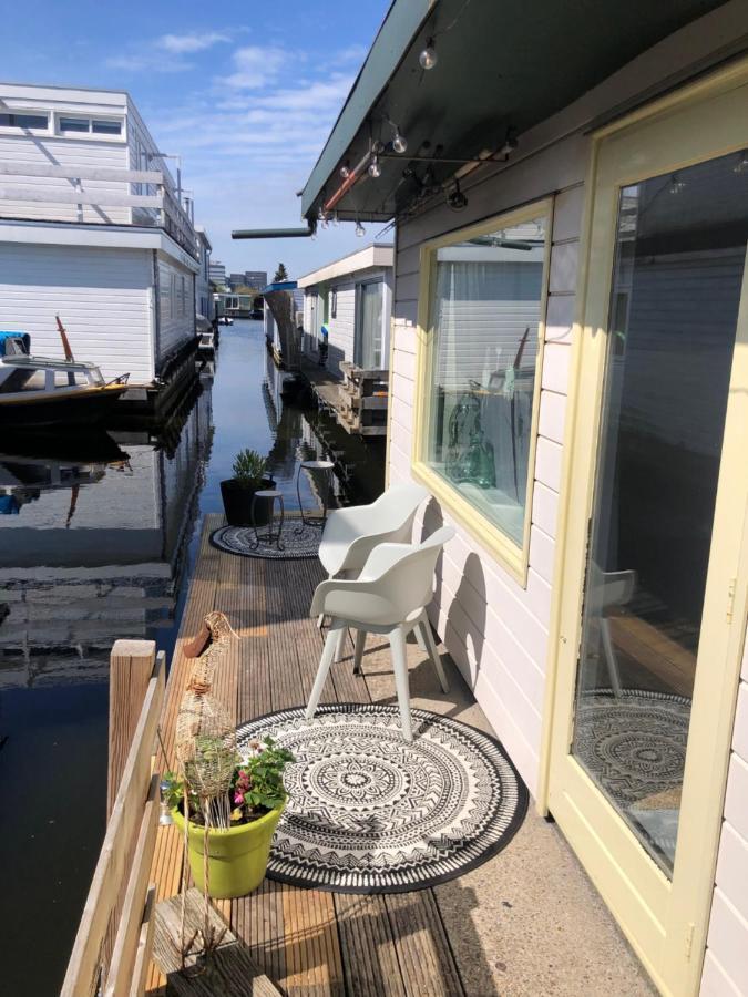 אמסטרדם Houseboat Apartment With Water Terrace, Free Parking, Free Bikes & Fast Wifi מראה חיצוני תמונה